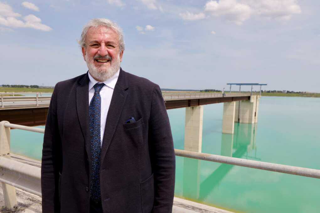Puglia, via ai lavori per la messa in funzione della diga del Pappadai: «Aqp pronto a distribuire acqua al Sud» – VIDEO Puglia, via ai lavori per la messa in funzione della diga del Pappadai: «Aqp pronto a distribuire acqua al Sud» – VIDEO
