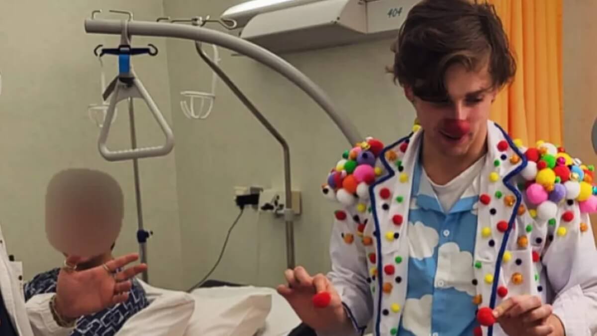 Milano, 26enne colto da malore mentre faceva clown terapia ai bambini Milano, 26enne colto da malore mentre faceva clown terapia ai bambini