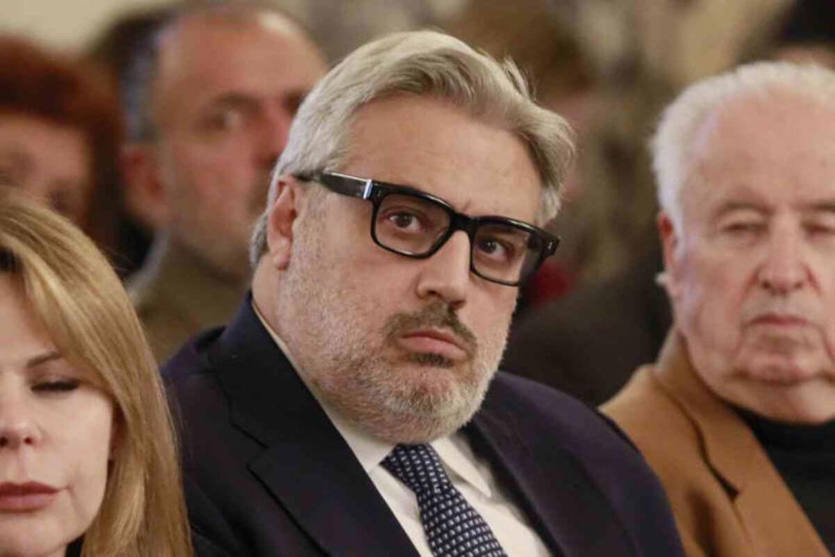 Dossieraggio, l’ex numero due del Dis Giuseppe Del Deo indagato per peculato: perquisizioni a Roma Dossieraggio, l’ex numero due del Dis Giuseppe Del Deo indagato per peculato: perquisizioni a Roma