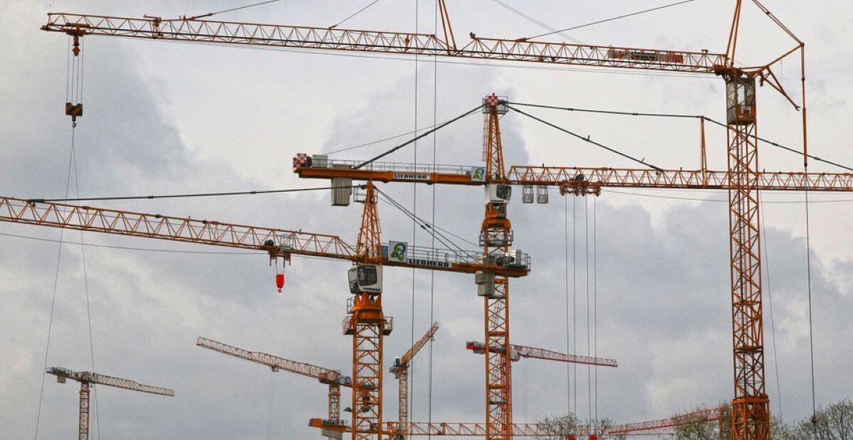 Bari, stop ai cantieri selvaggi: il sindaco Leccese blocca 40 nuove autorizzazioni