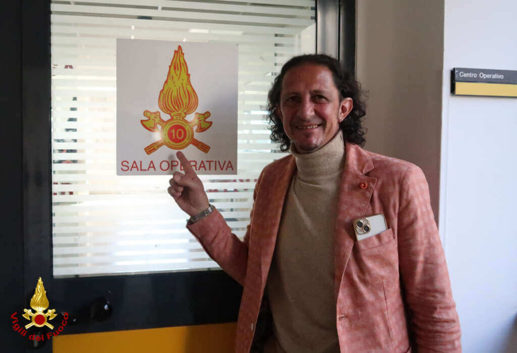 CasaBari e Igor Protti in visita dai vigili del fuoco: «Grazie per il vostro quotidiano impegno» – FOTO CasaBari e Igor Protti in visita dai vigili del fuoco: «Grazie per il vostro quotidiano impegno» – FOTO