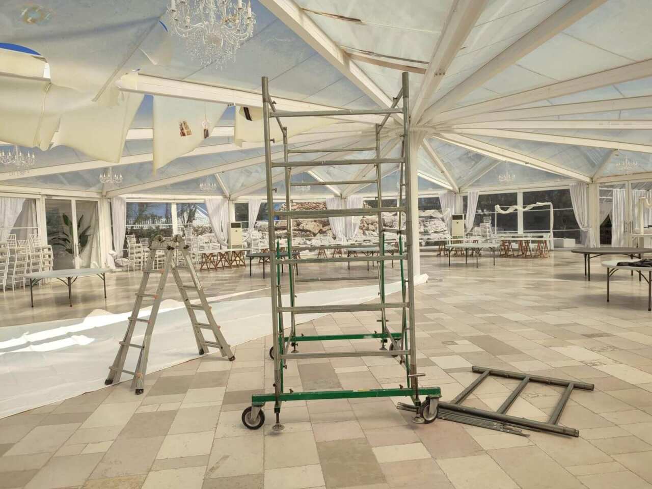 Margherita di Savoia, operaio precipita da 4 metri d’altezza: era al lavoro sul tetto di un edificio