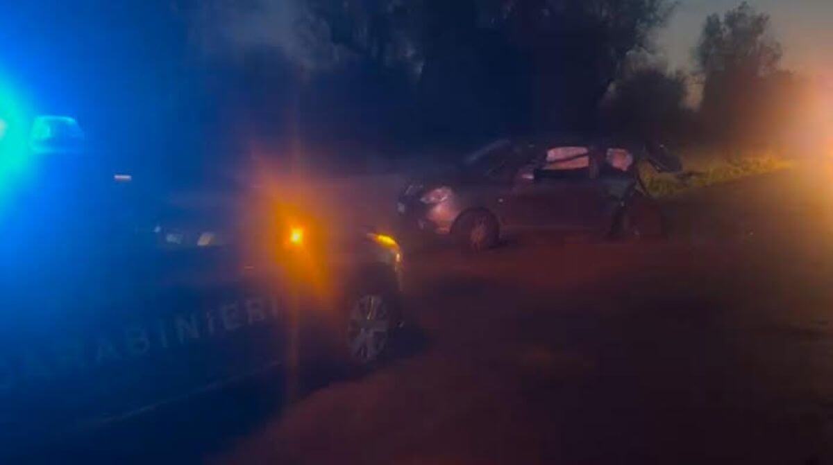 Incidente stradale nel Salento: un 24enne muore in ospedale, ferito il figlio di un anno