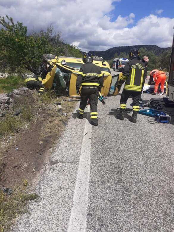 Incidente a San Giovanni Rotondo, due auto si scontrano: morto un 42enne, due feriti – FOTO