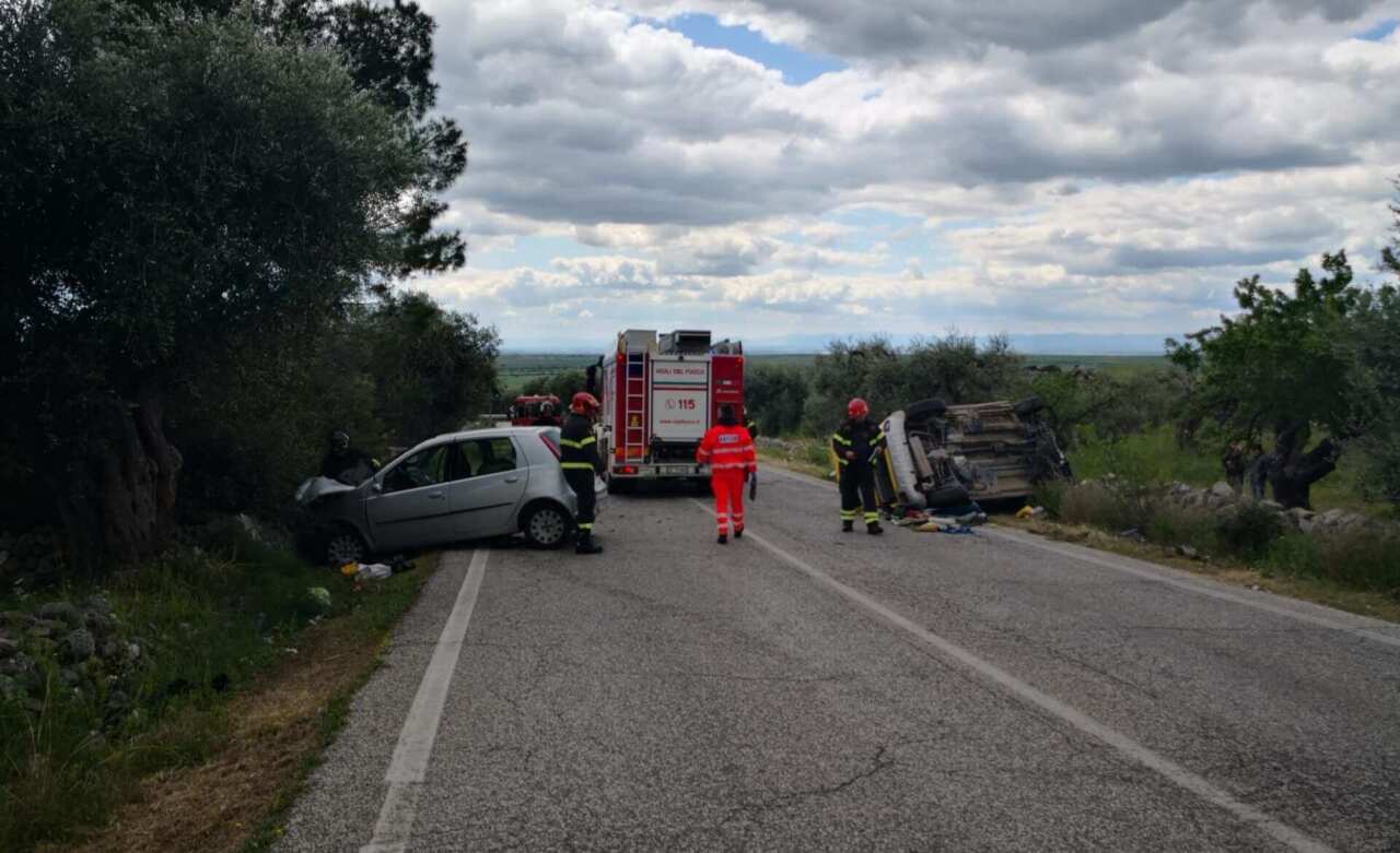 Incidente a San Giovanni Rotondo, due auto si scontrano: morto un 42enne, due feriti – FOTO