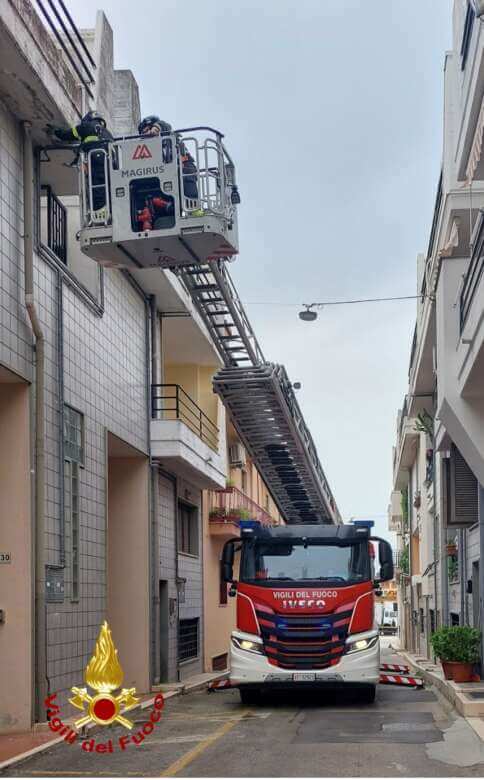 Maltempo, venti fino a 70 km orari nel Barese: oltre 50 interventi dei vigili del fuoco. A Noci ferito un uomo