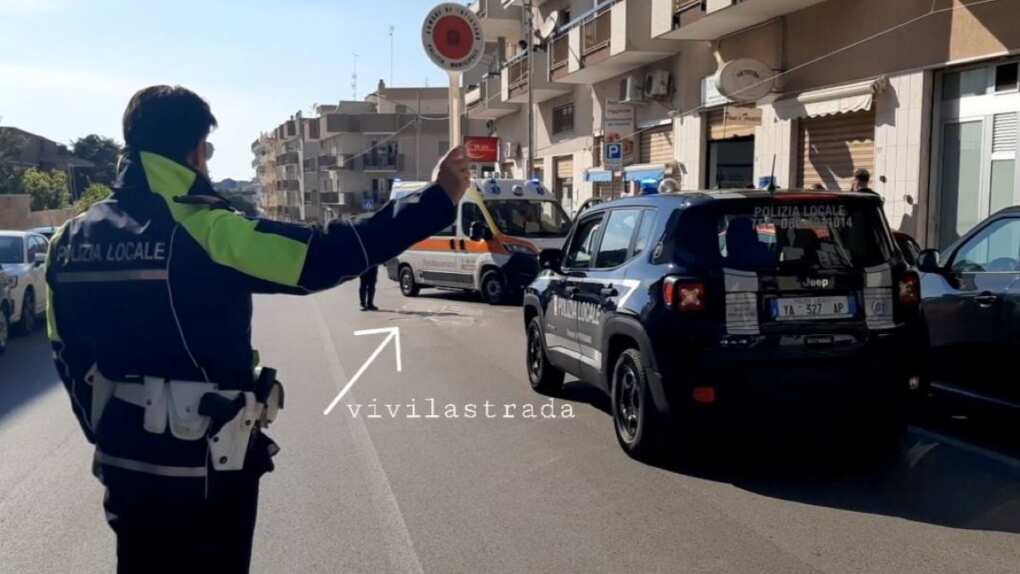 Putignano, investita da un pirata della strada: grave una 35enne. Identificato il conducente di un furgone Putignano, investita da un pirata della strada: grave una 35enne. Identificato il conducente di un furgone