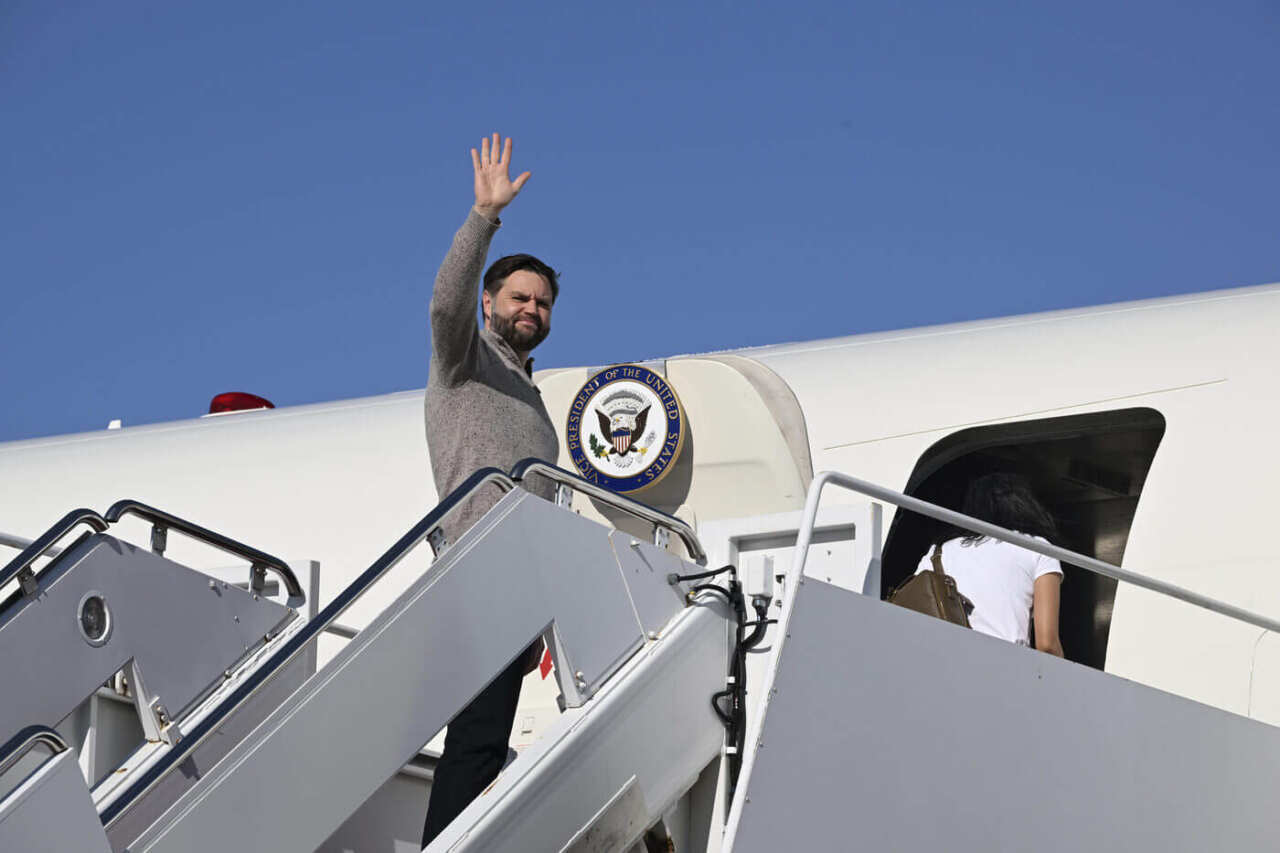 Dopo Trump, Meloni incontra Vance: il vicepresidente degli Stati Uniti è a Roma Dopo Trump, Meloni incontra Vance: il vicepresidente degli Stati Uniti è a Roma