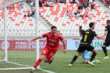 Il Modena espugna il San Nicola per 2-1 e raggiunge il Bari in classifica. Ancora in gol Lasagna