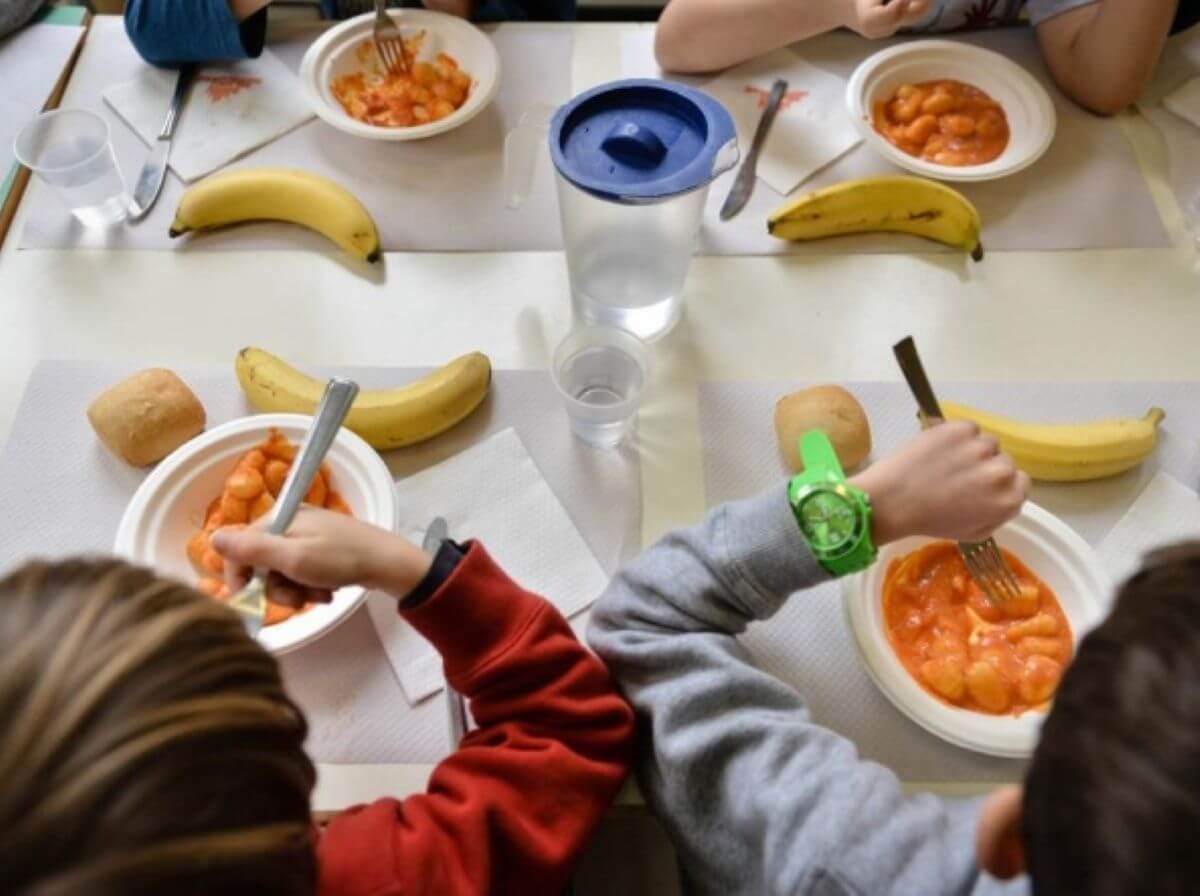 Brindisi, nuovo sopralluogo nella mensa scolastica: «Riscontri positivi»