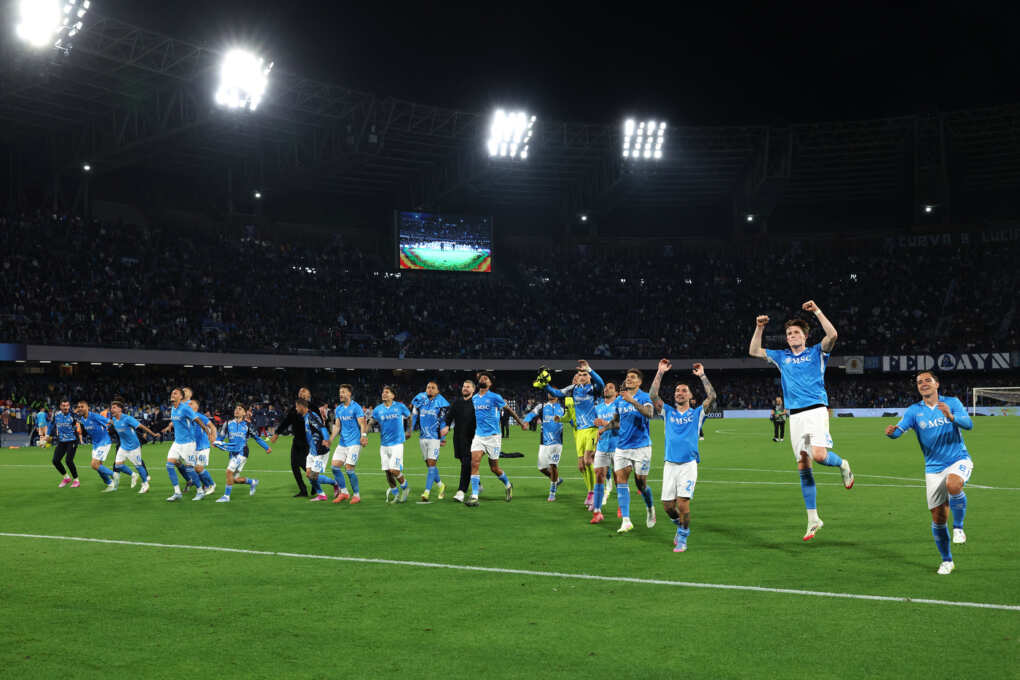 Serie A, il Napoli allunga in vetta alla classifica: Torino battuto 2-0 e +3 sull’Inter Serie A, il Napoli allunga in vetta alla classifica: Torino battuto 2-0 e +3 sull’Inter