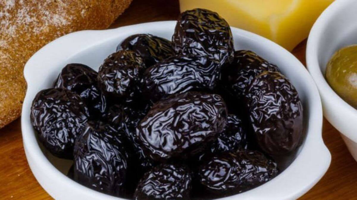 Trani, 70enne morto dopo un’infezione da listeria: chiuso il punto vendita