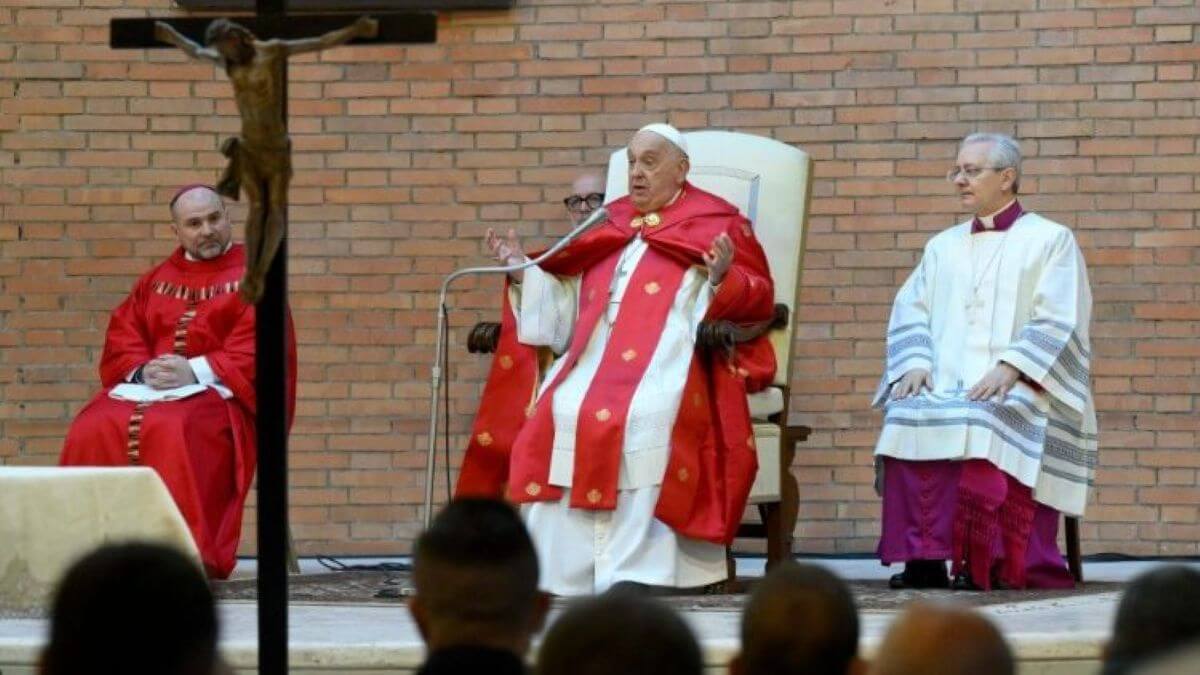 Papa Francesco, prima di morire ha donato 200mila euro dal suo conto per i detenuti Papa Francesco, prima di morire ha donato 200mila euro dal suo conto per i detenuti