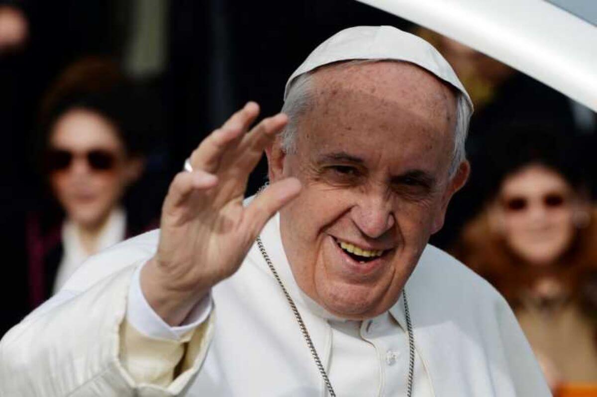Bari, in Prefettura il registro di condoglianze per Papa Francesco. Lutto regionale in Puglia