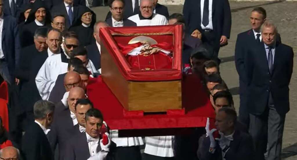 Roma, fedeli in coda per l’omaggio a papa Francesco: anche Meloni a San Pietro – VIDEO Roma, fedeli in coda per l’omaggio a papa Francesco: anche Meloni a San Pietro – VIDEO