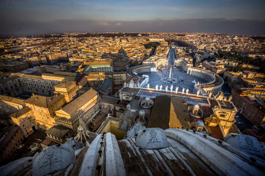 Funerali di papa Francesco, prezzi alle stelle a Roma: fino a 2mila euro per una notte in hotel Funerali di papa Francesco, prezzi alle stelle a Roma: fino a 2mila euro per una notte in hotel