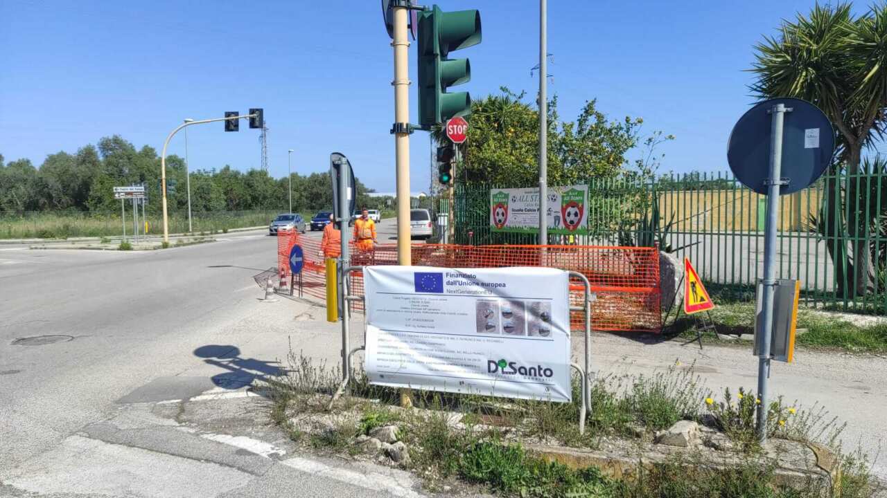 Bari, parte il piano urbano delle piste ciclabili: via al cantiere su via Fanelli Bari, parte il piano urbano delle piste ciclabili: via al cantiere su via Fanelli