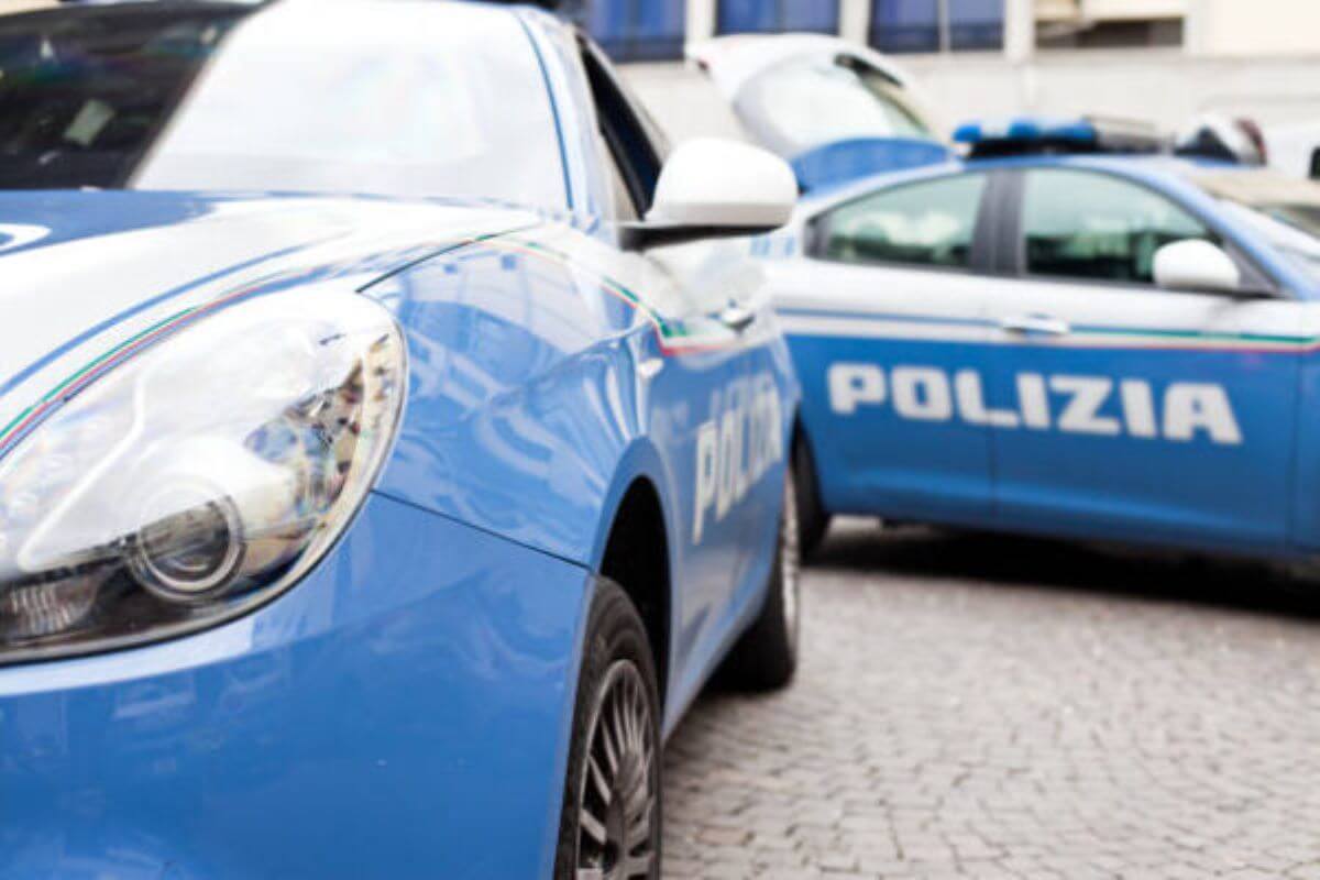 Aggredirono e rapinarono tifosi dell’Avellino in una stazione di servizio sulla A14: nei guai cinque baresi Aggredirono e rapinarono tifosi dell’Avellino in una stazione di servizio sulla A14: nei guai cinque baresi