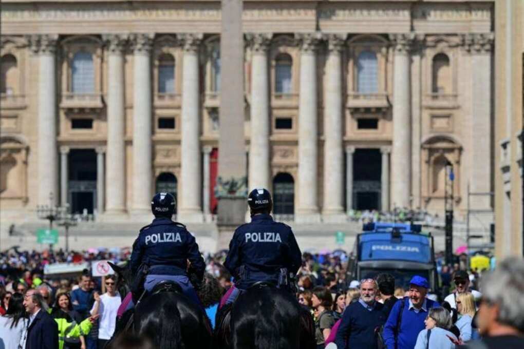 Papa Francesco, il piano di sicurezza per i funerali di sabato: dai tiratori scelti ai bazooka anti drone Papa Francesco, il piano di sicurezza per i funerali di sabato: dai tiratori scelti ai bazooka anti drone