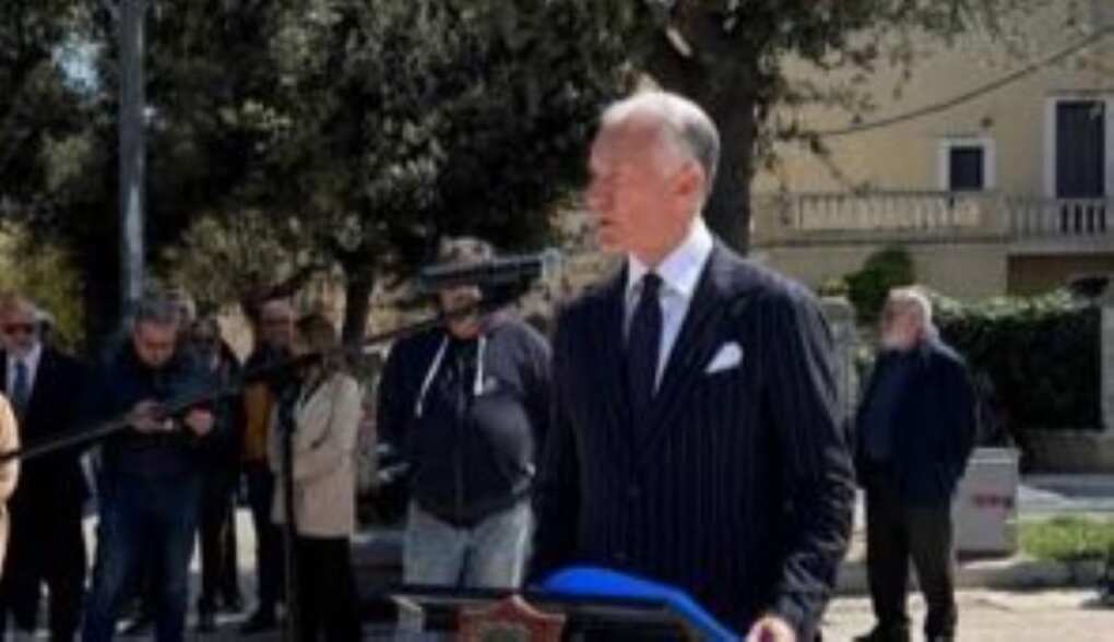 25 aprile a Brindisi, il prefetto Carnevale: «Un esempio vivo. L’obiettivo più grande: la libertà» 25 aprile a Brindisi, il prefetto Carnevale: «Un esempio vivo. L’obiettivo più grande: la libertà»