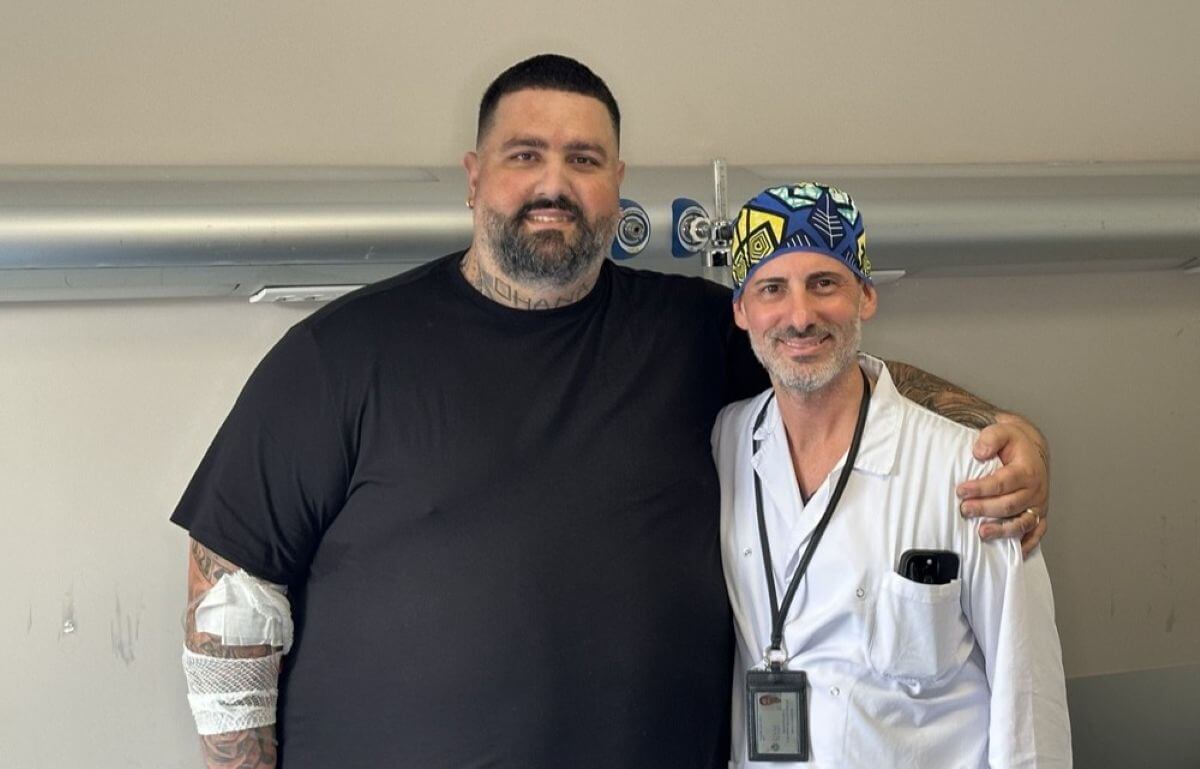 La storia di Renato: pesa 312 kg e vuole operarsi ma scopre un tumore. Salvato a Bari