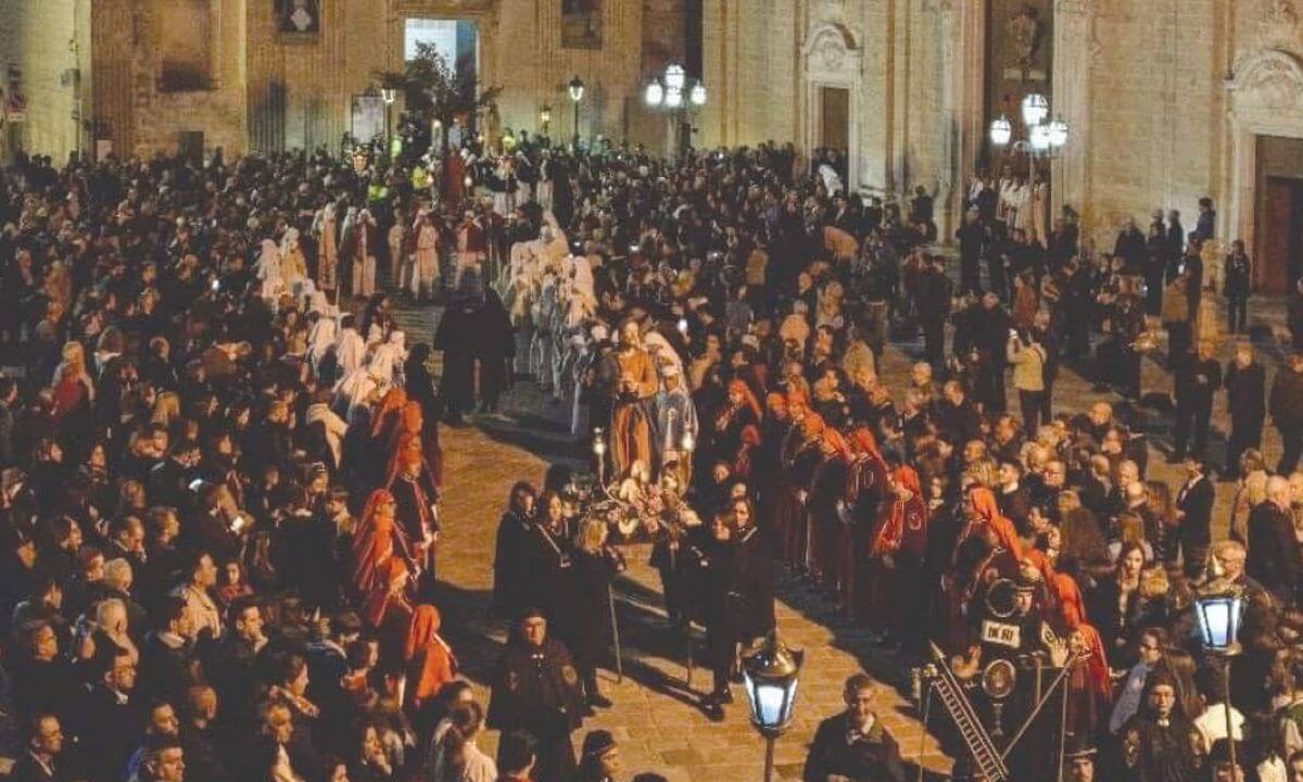 La tradizione è la vera rivoluzione La tradizione è la vera rivoluzione