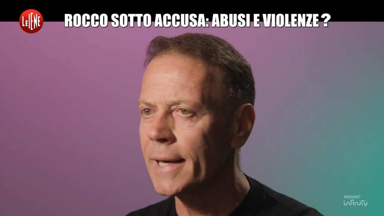 Rocco Siffredi sotto accusa: le denunce delle attrici a “Le Iene”. Lui si difende: «Una congiura» Rocco Siffredi sotto accusa: le denunce delle attrici a “Le Iene”. Lui si difende: «Una congiura»