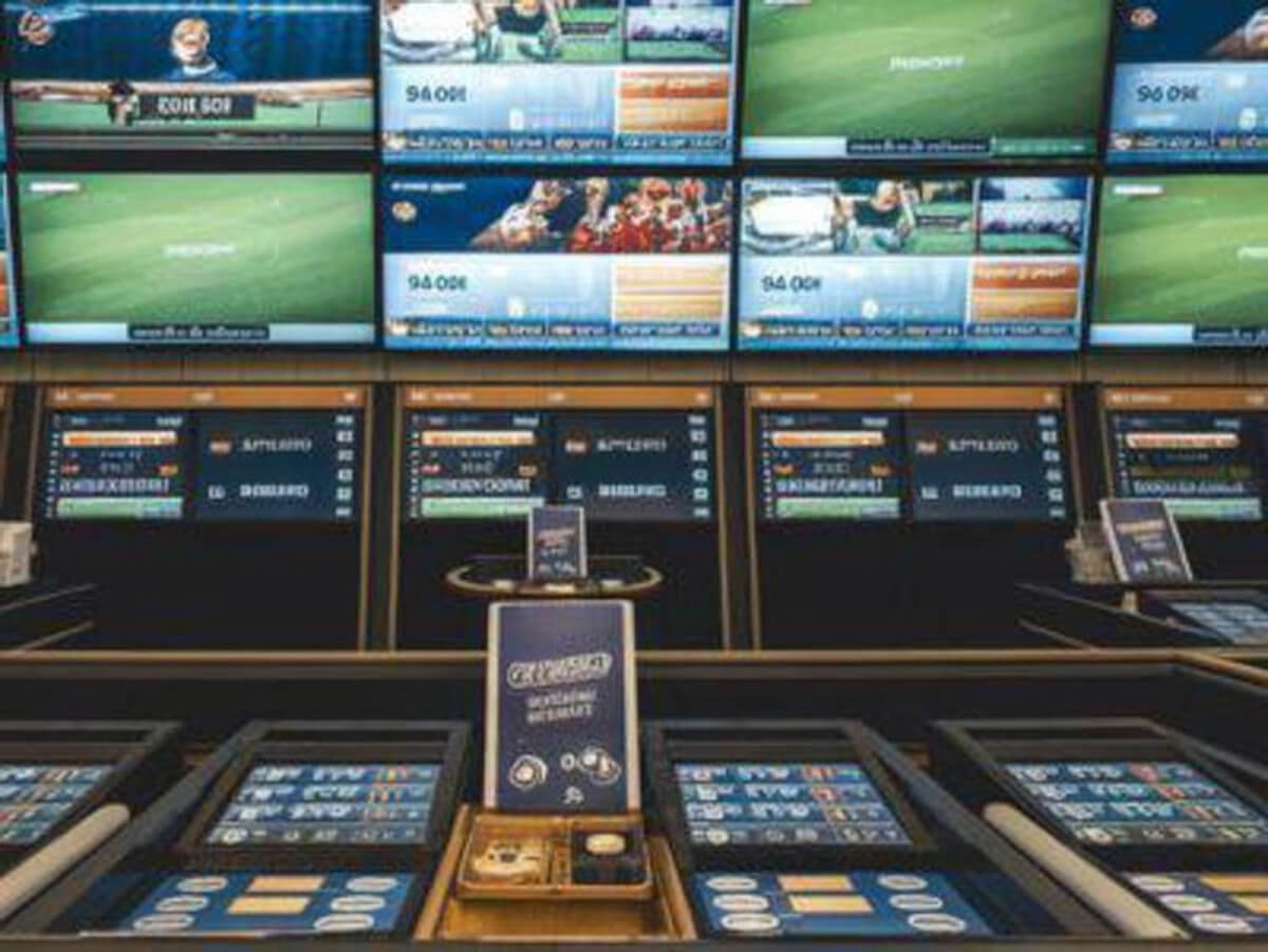 Scommesse su siti illegali, indagati calciatori di Serie A: la Gdf sequestra 1,5 milioni di euro Scommesse su siti illegali, indagati calciatori di Serie A: la Gdf sequestra 1,5 milioni di euro