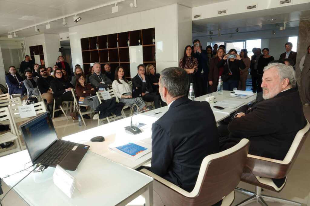 Politiche giovanili, amministratori locali pugliesi “studiano” in Europa: tre giorni di confronto a Bruxelles – VIDEO