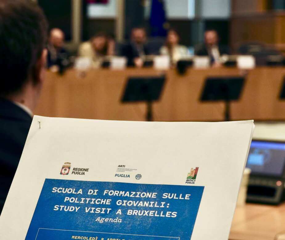 Politiche giovanili, amministratori locali pugliesi “studiano” in Europa: tre giorni di confronto a Bruxelles – VIDEO