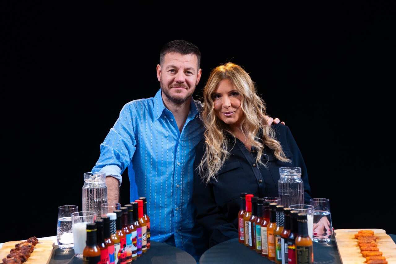 Selvaggia Lucarelli a Cattelan: «Io e Lorenzo ci sposiamo e faremo una grande festa in Puglia» – VIDEO Selvaggia Lucarelli a Cattelan: «Io e Lorenzo ci sposiamo e faremo una grande festa in Puglia» – VIDEO