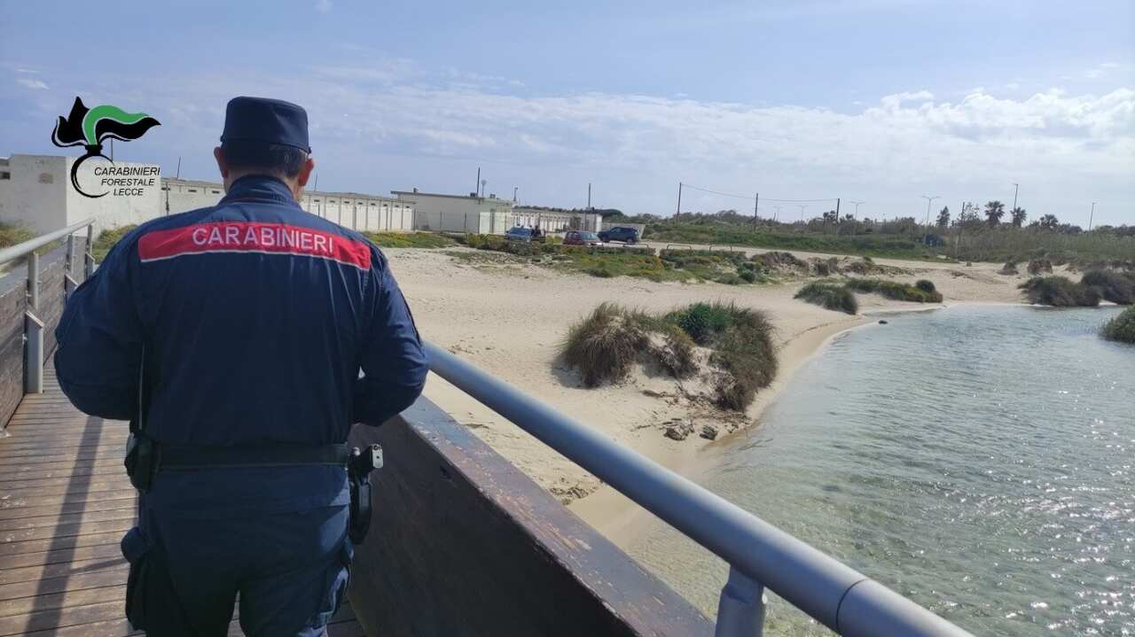 Lecce, scoperte 5 costruzioni abusive a Torre Chianca: denunciati i proprietari