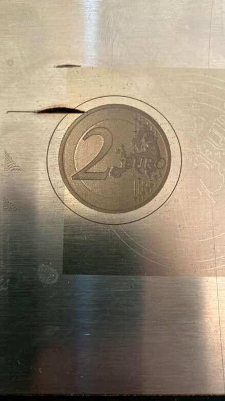 Scoperta una stamperia clandestina di banconote false in casa di un 25enne salentino: tre arresti – FOTO e VIDEO Scoperta una stamperia clandestina di banconote false in casa di un 25enne salentino: tre arresti – FOTO e VIDEO