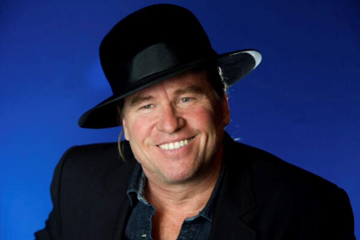 È morto Val Kilmer, l’attore aveva 65 anni: interpretò Batman e Jim Morrison