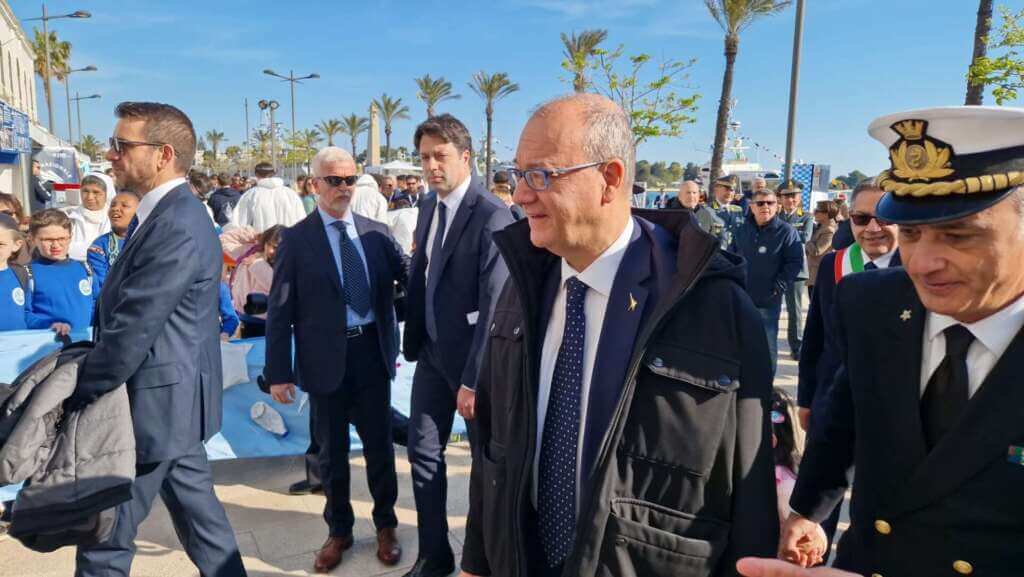 Il ministro Valditara a Brindisi: «La città può essere un hub per l’economia del mare» – FOTO Il ministro Valditara a Brindisi: «La città può essere un hub per l’economia del mare» – FOTO