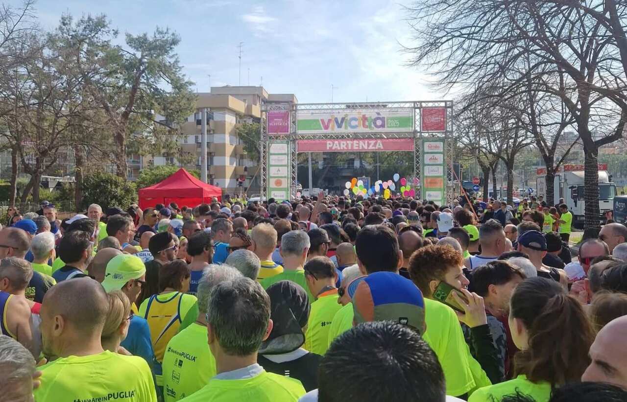 Bari, paura durante la gara Vivicittà: podista 55enne colto da infarto. Portato al Policlinico