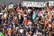 Lecce-Napoli, minuto di silenzio per Graziano Fiorita al Via del Mare. Match interrotto per i fumogeni