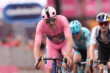 Giro d’Italia, il danese Pedersen vince anche la quinta tappa Ceglie-Matera e resta in maglia rosa: «È stata dura»