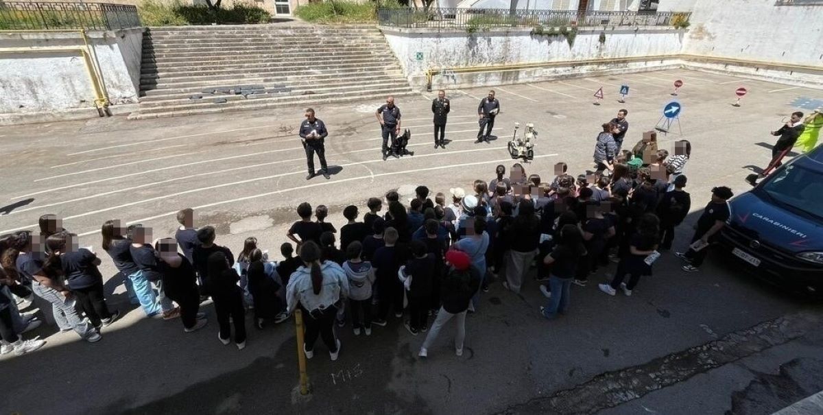 Carovigno, i carabinieri incontrano 200 studenti per promuovere legalità e sicurezza