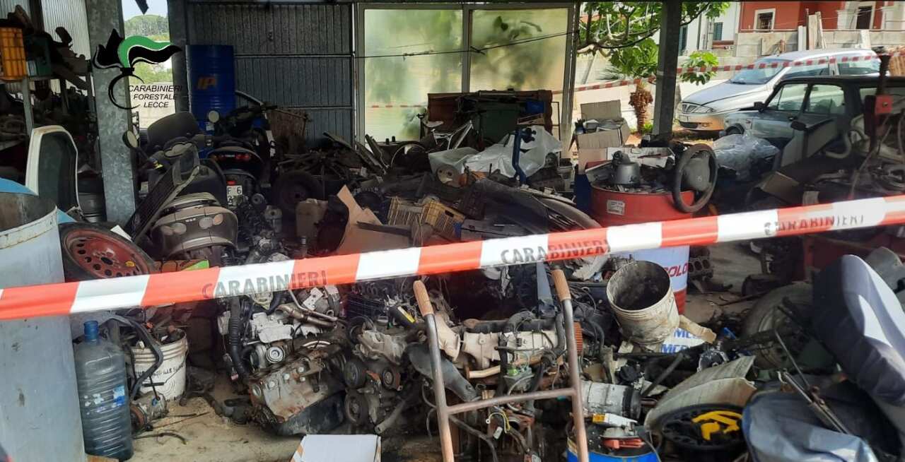Casarano, scoperto un deposito di rifiuti pericolosi in un’autofficina: denunciato il titolare