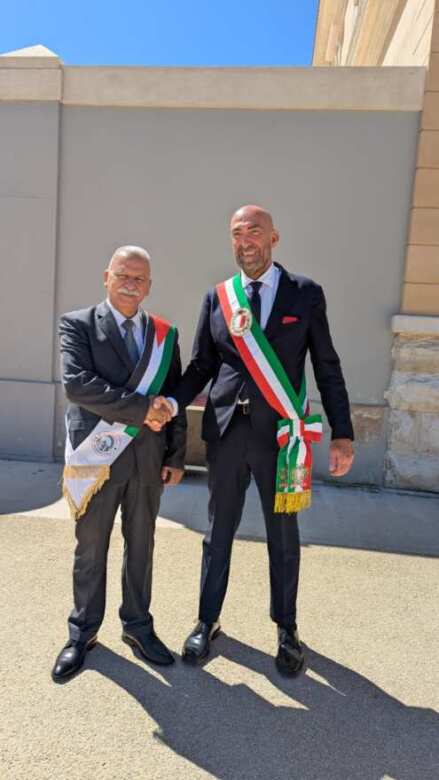 Bari, Beit Jala e Cesa unite nel segno della pace e di San Nicola: piantato un ulivo nel Parco Rossani – FOTO Bari, Beit Jala e Cesa unite nel segno della pace e di San Nicola: piantato un ulivo nel Parco Rossani – FOTO