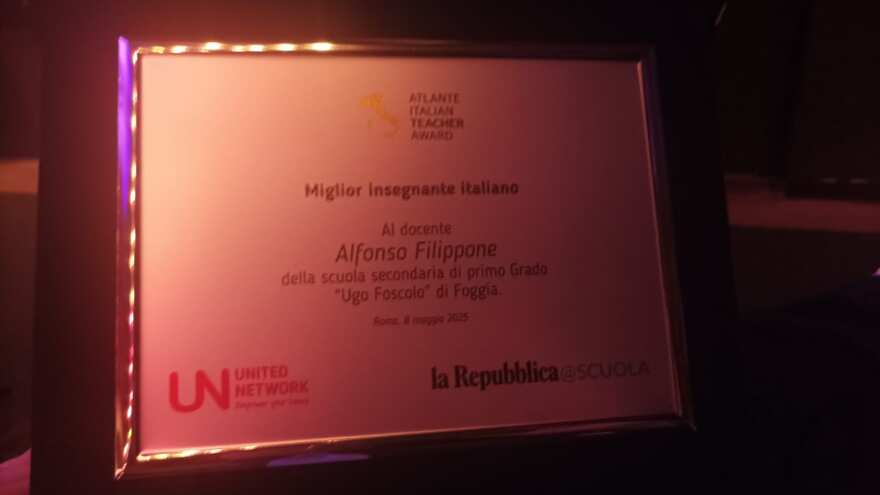 È di Foggia il “Miglior Insegnante Italiano” del 2025: prof. Alfonso Filippone trionfa all’Atlante Italian Teacher Award È di Foggia il “Miglior Insegnante Italiano” del 2025: prof. Alfonso Filippone trionfa all’Atlante Italian Teacher Award