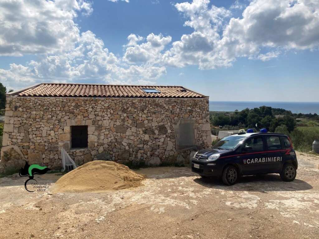 Salve, scoperti due cantieri abusivi in contrada Monacelle: denunciate dieci persone