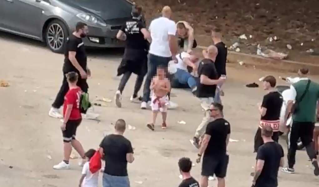 Bari, violenza allo stadio San Nicola: la Digos sulle tracce del branco Bari, violenza allo stadio San Nicola: la Digos sulle tracce del branco