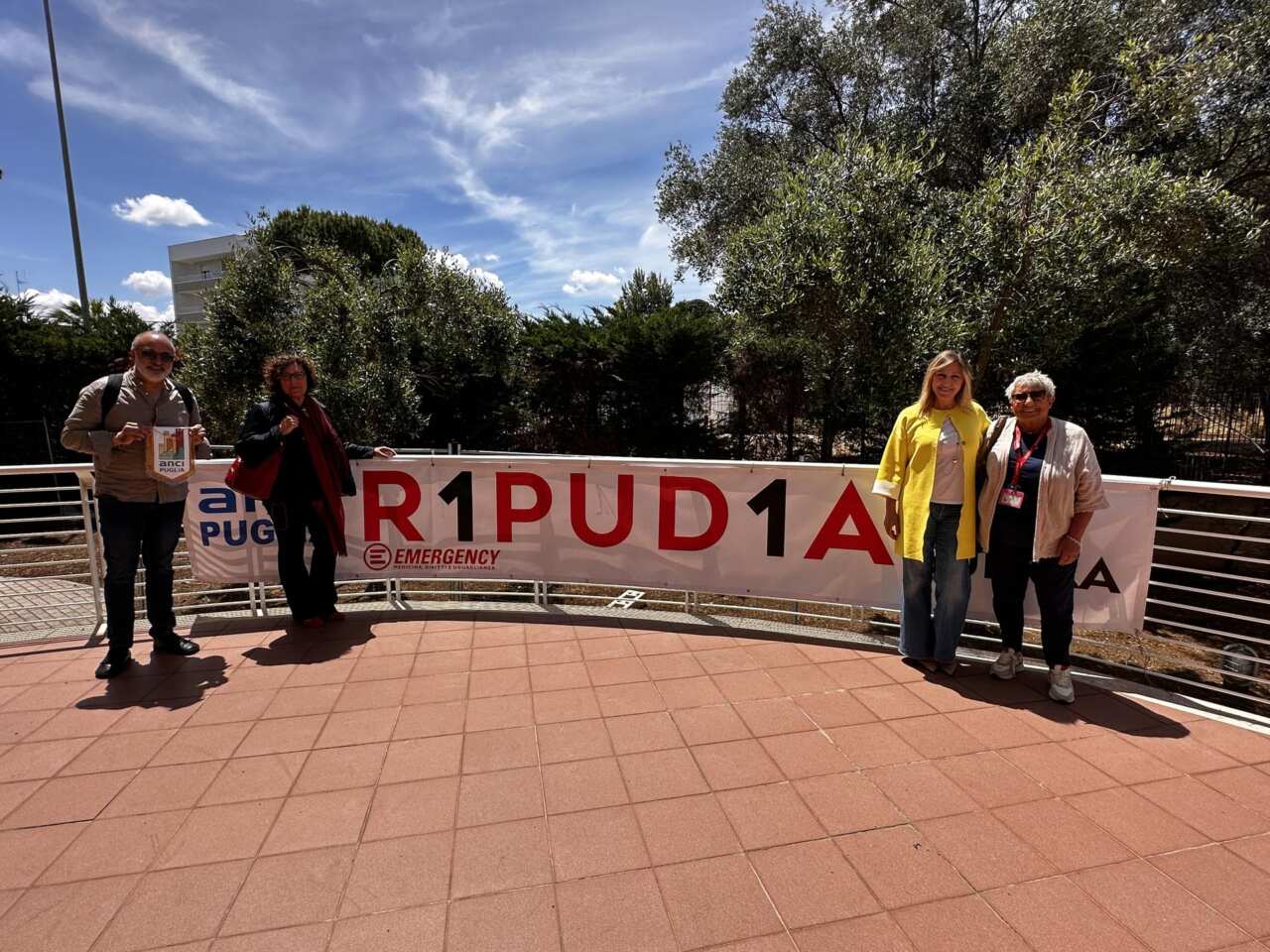 Anci Puglia aderisce alla campagna R1PUD1A di Emergency contro le guerre: «È ora di dire basta» Anci Puglia aderisce alla campagna R1PUD1A di Emergency contro le guerre: «È ora di dire basta»