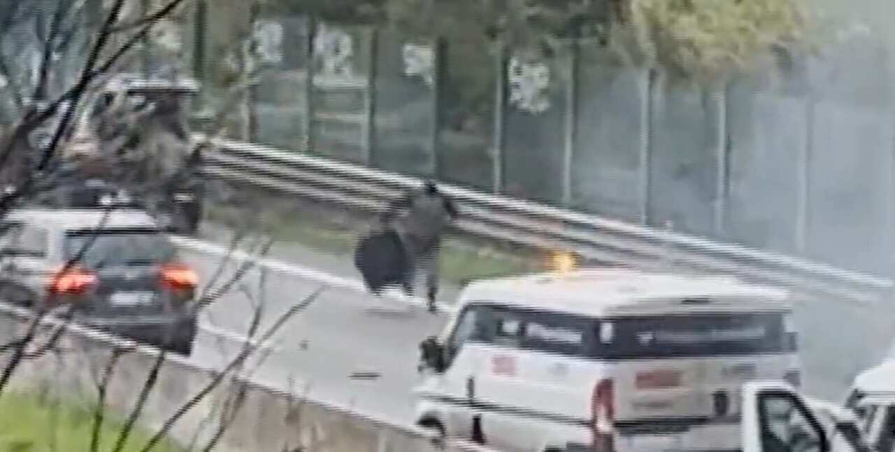 Colpo a portavalori nel Livornese, fuggirono con 3milioni di euro: 11 arresti da Nord a Sud Colpo a portavalori nel Livornese, fuggirono con 3milioni di euro: 11 arresti da Nord a Sud