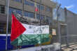 Bari, bandiera della Palestina sul cancello del liceo “Salvemini”: «Non in nostro nome»
