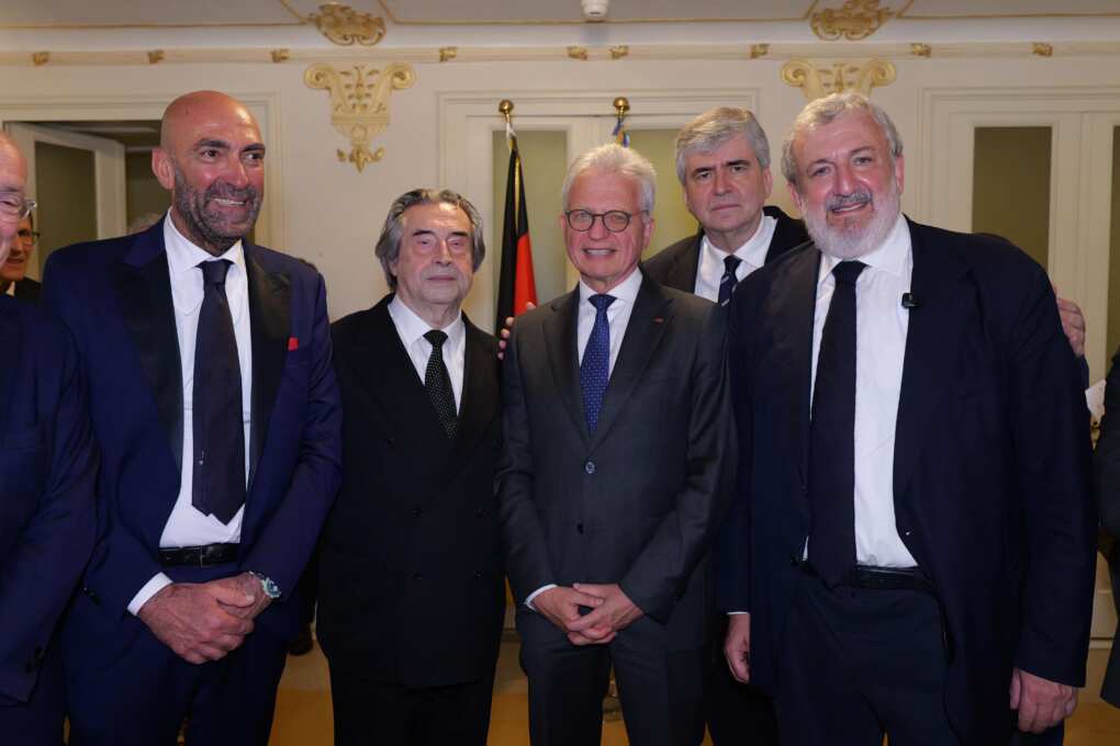 I Berliner Philharmoniker a Bari, Emiliano: «Importante abbiano scelto la Puglia per il 143esimo compleanno» – VIDEO I Berliner Philharmoniker a Bari, Emiliano: «Importante abbiano scelto la Puglia per il 143esimo compleanno» – VIDEO