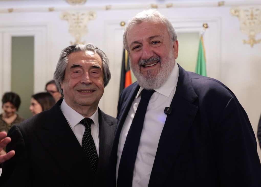 I Berliner Philharmoniker a Bari, Emiliano: «Importante abbiano scelto la Puglia per il 143esimo compleanno» – VIDEO I Berliner Philharmoniker a Bari, Emiliano: «Importante abbiano scelto la Puglia per il 143esimo compleanno» – VIDEO