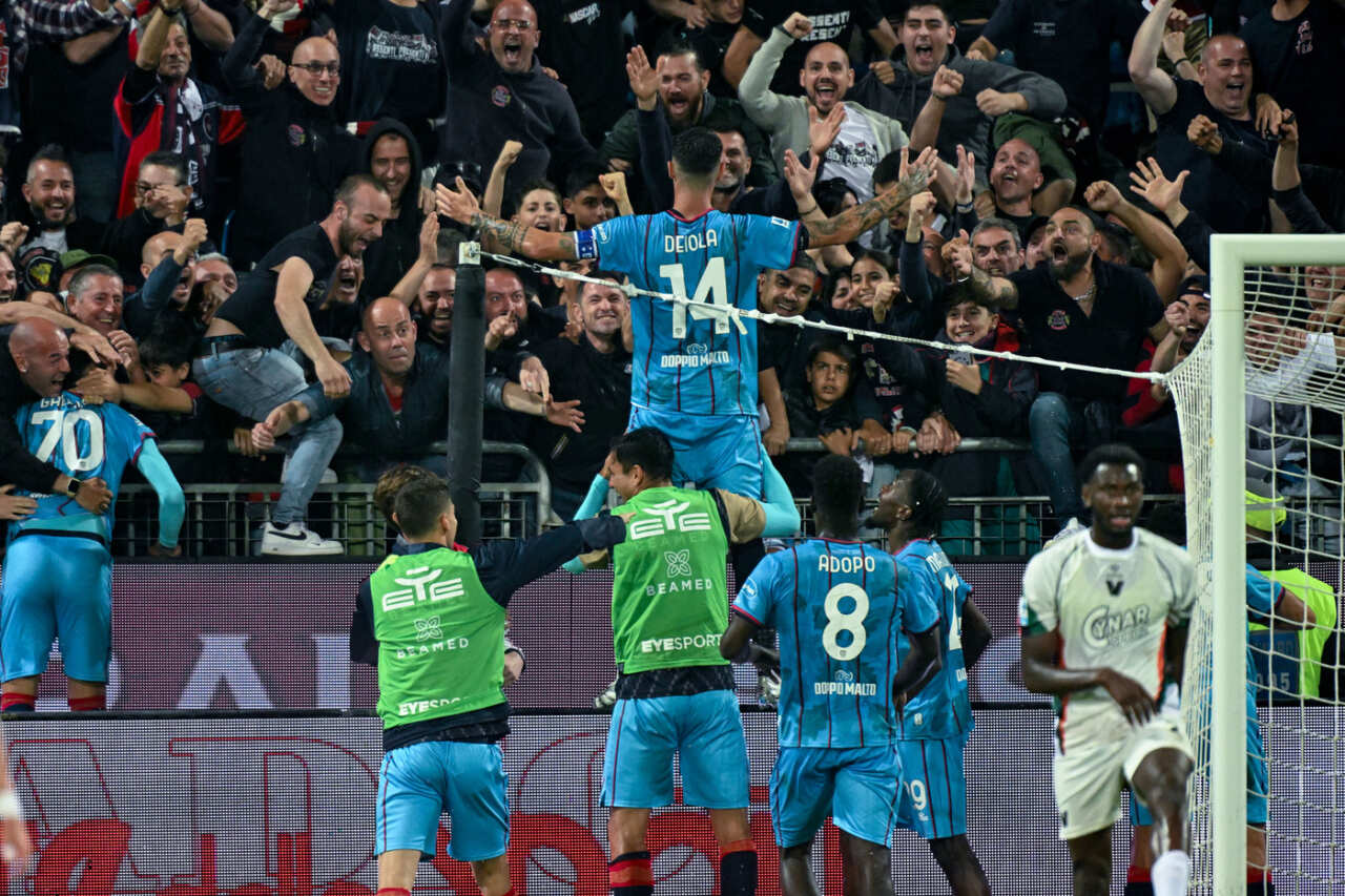 Serie A, 3-0 del Cagliari al Venezia: sardi salvi, per i lagunari discorso rimandato Serie A, 3-0 del Cagliari al Venezia: sardi salvi, per i lagunari discorso rimandato